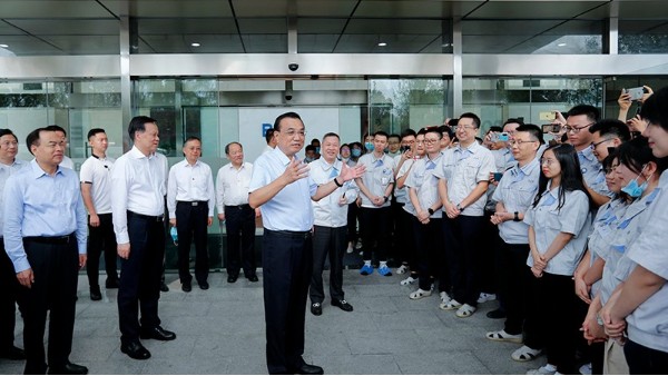 李克强总理考察京东方（重庆）-蜜桃AV在线免费播放特克合作企业重庆京东方